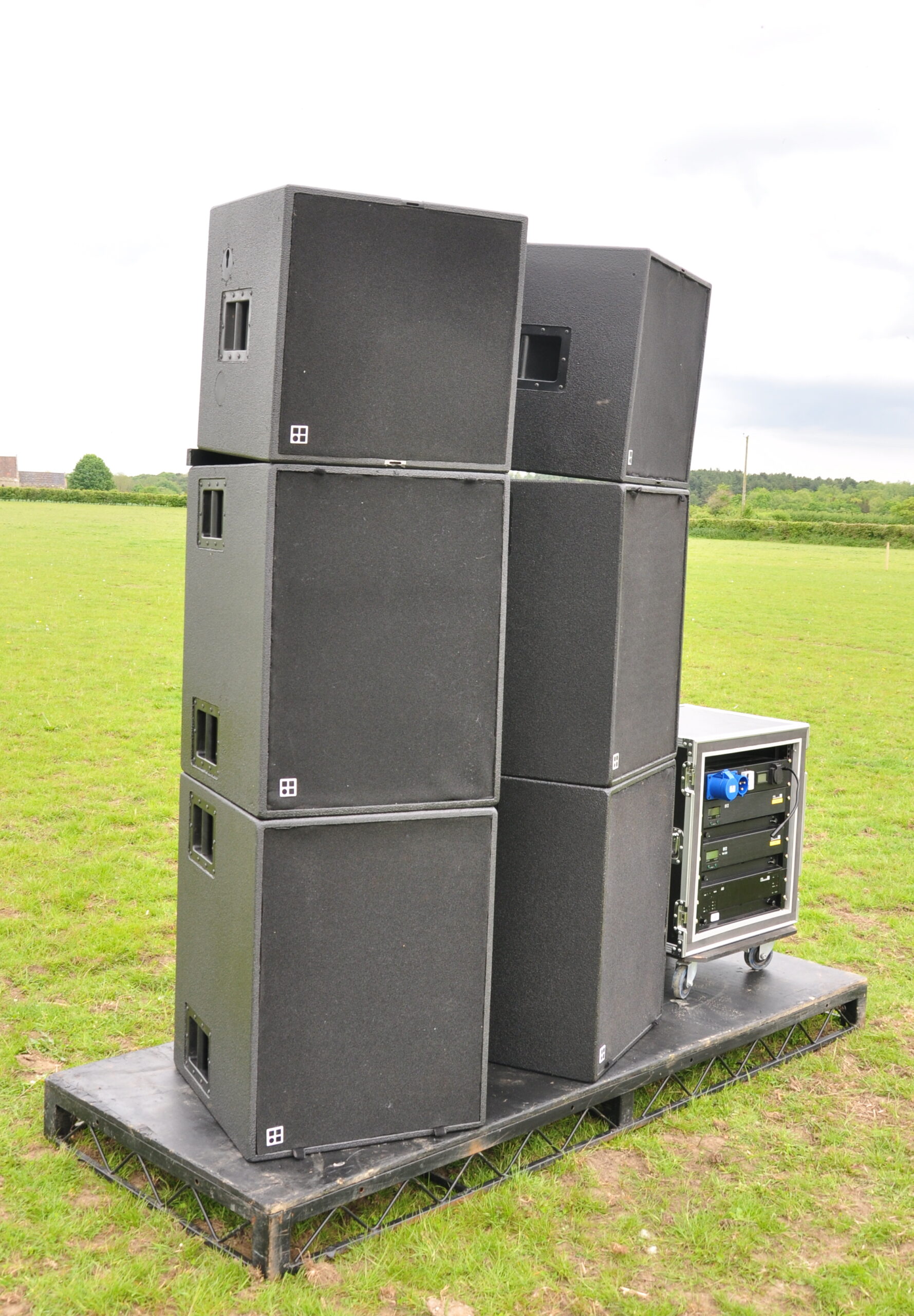 D&b audio C7 huren - Licht en geluid