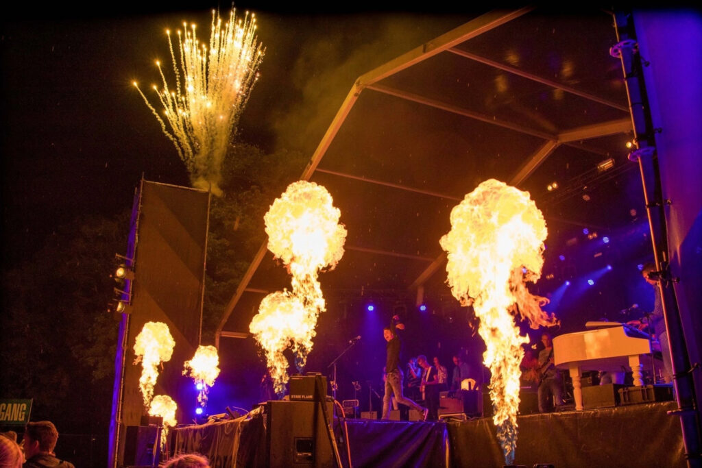 Licht en geluid huren - Evenement - Tentfeest - Bedrijfsfeest - Opening